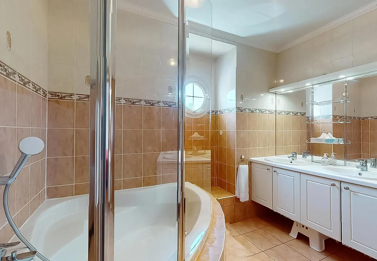 Stunning House 5-Bedrooms For 9P- 20Min From Paris Le Blanc-Mesnil 0*,  France